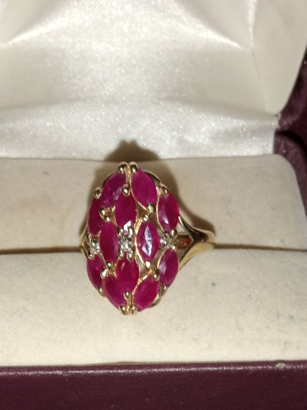 Beautiful 14kt Solid Yellow Gold 4.5g Thai Ruby & Diamond Ring Sz 7